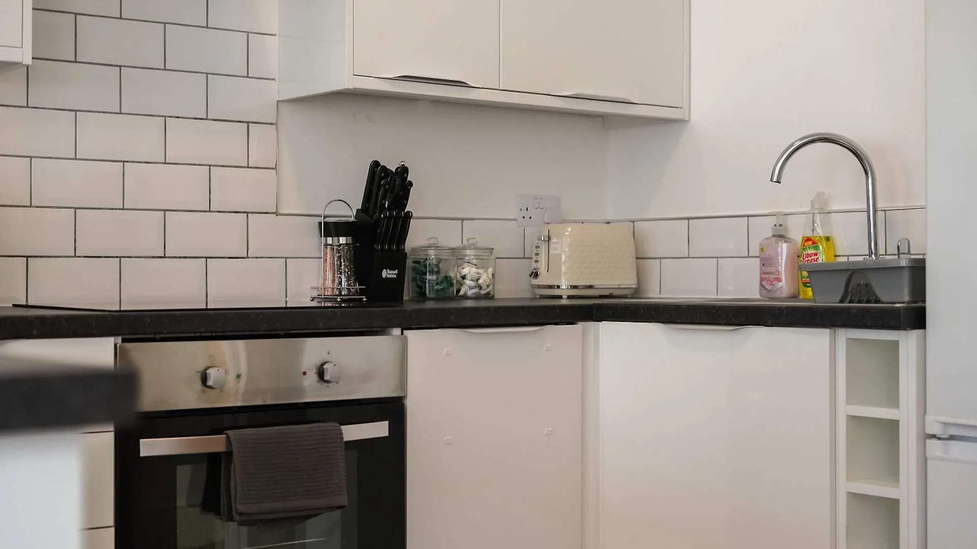 Cosy Home In Hull Centre Flat 1 キングストン・アポン・ハル 0*,  イギリス